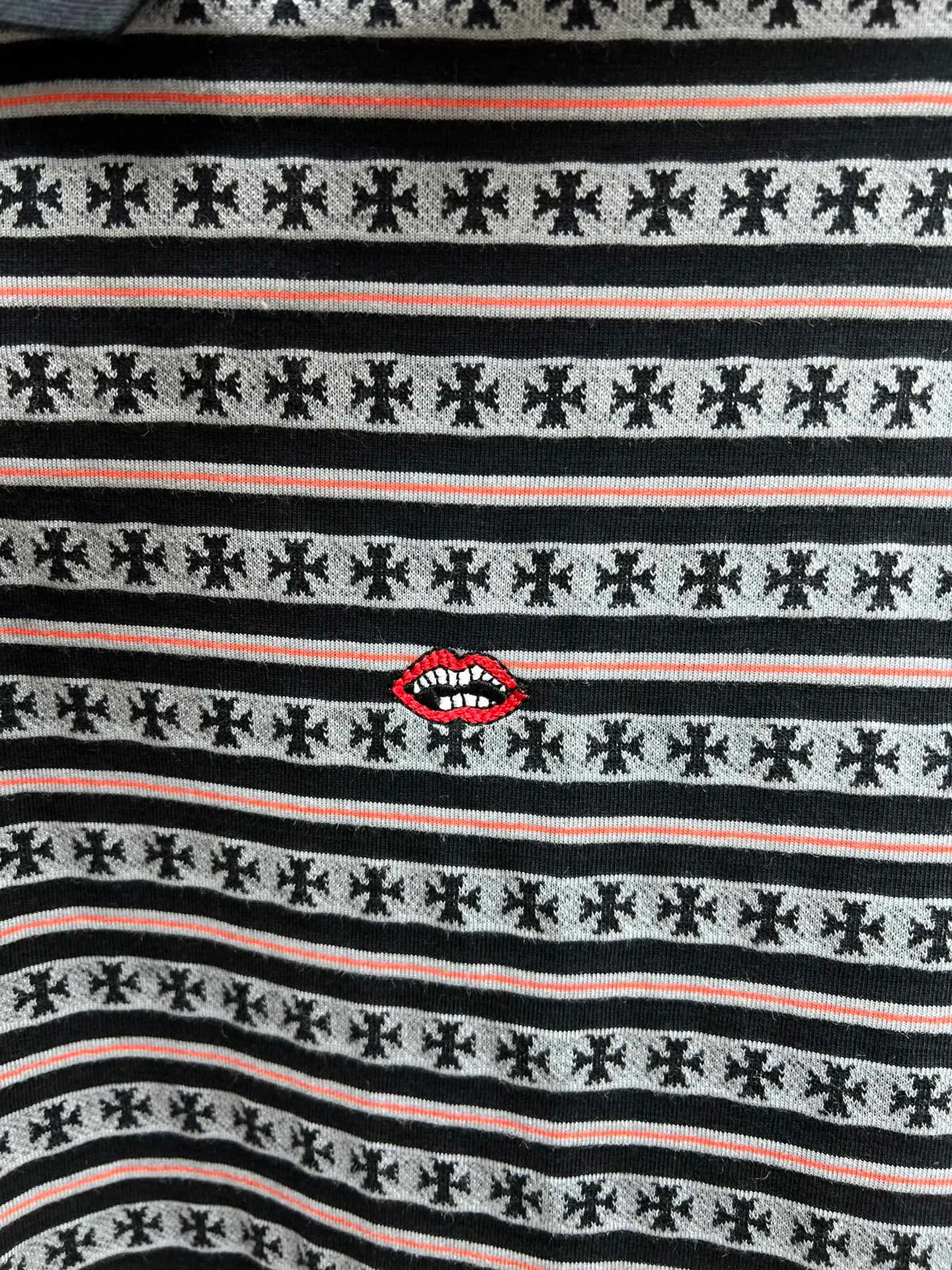 🅿️430 Croix Heart 25 Ss striped POLO long sleeves. Minimum order of 1,000 meters for yarn-dyed fabric. Expensive. The embroidery uses imported Tajima embroidery machine. The collar leather tag is made of imported lambskin. The hardware is made of real antique silver. The cost is extremely expensive. Size: S.M.L